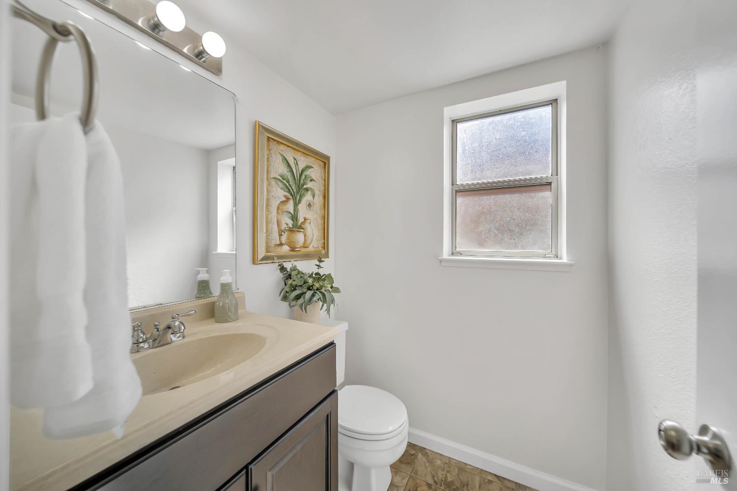 Detail Gallery Image 12 of 25 For 1416 Prospect Way, Suisun City,  CA 94585 - 4 Beds | 2/1 Baths