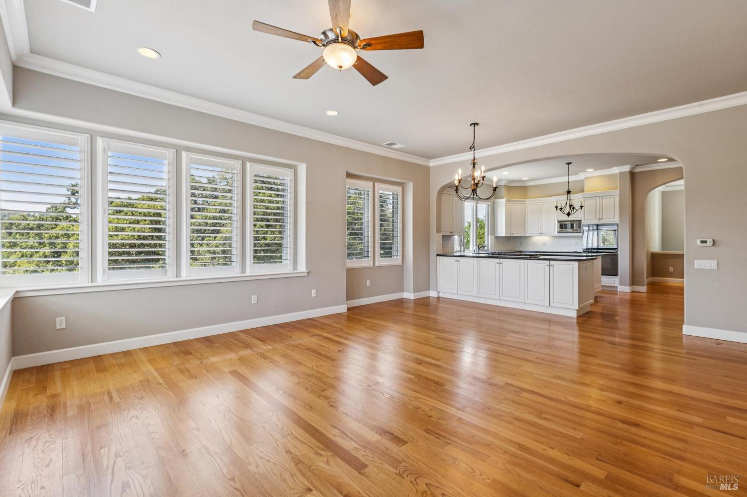 Detail Gallery Image 23 of 79 For 3557 Golf View Ter, Santa Rosa,  CA 95405 - 4 Beds | 3/1 Baths