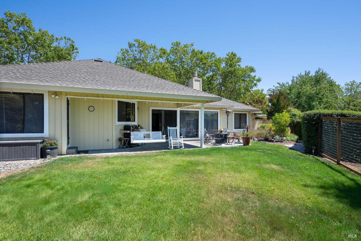 Detail Gallery Image 31 of 40 For 9636 Lakewood Dr, Windsor,  CA 95492 - 2 Beds | 2 Baths