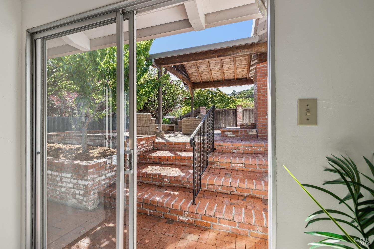Detail Gallery Image 34 of 53 For 7 Hearthstone Ct, San Rafael,  CA 94903 - 4 Beds | 2/1 Baths