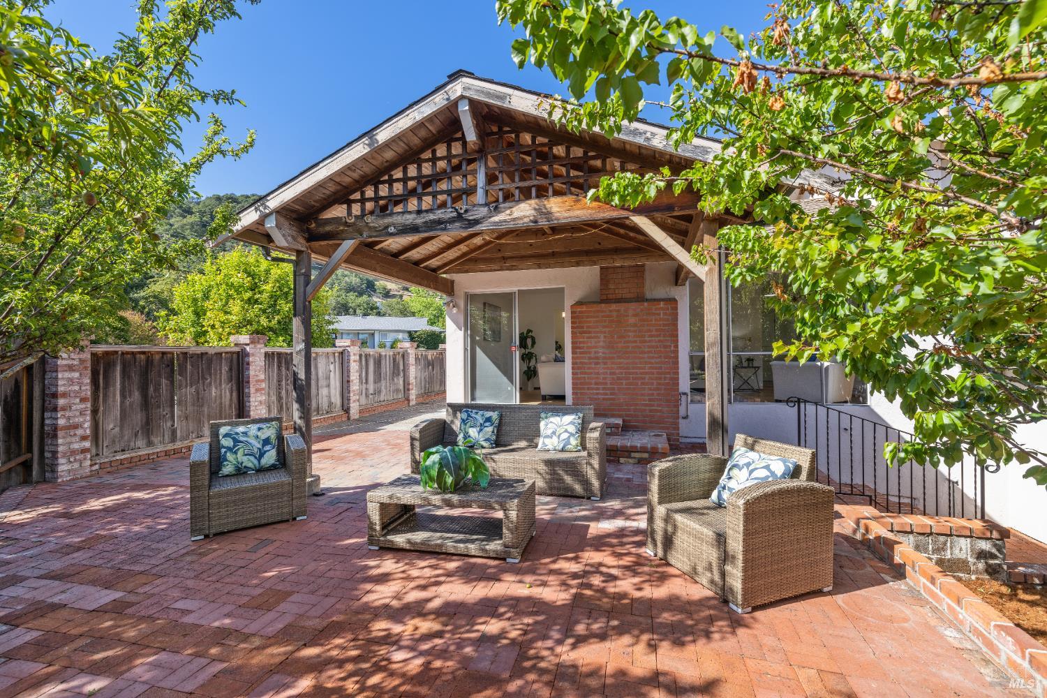 Detail Gallery Image 36 of 53 For 7 Hearthstone Ct, San Rafael,  CA 94903 - 4 Beds | 2/1 Baths