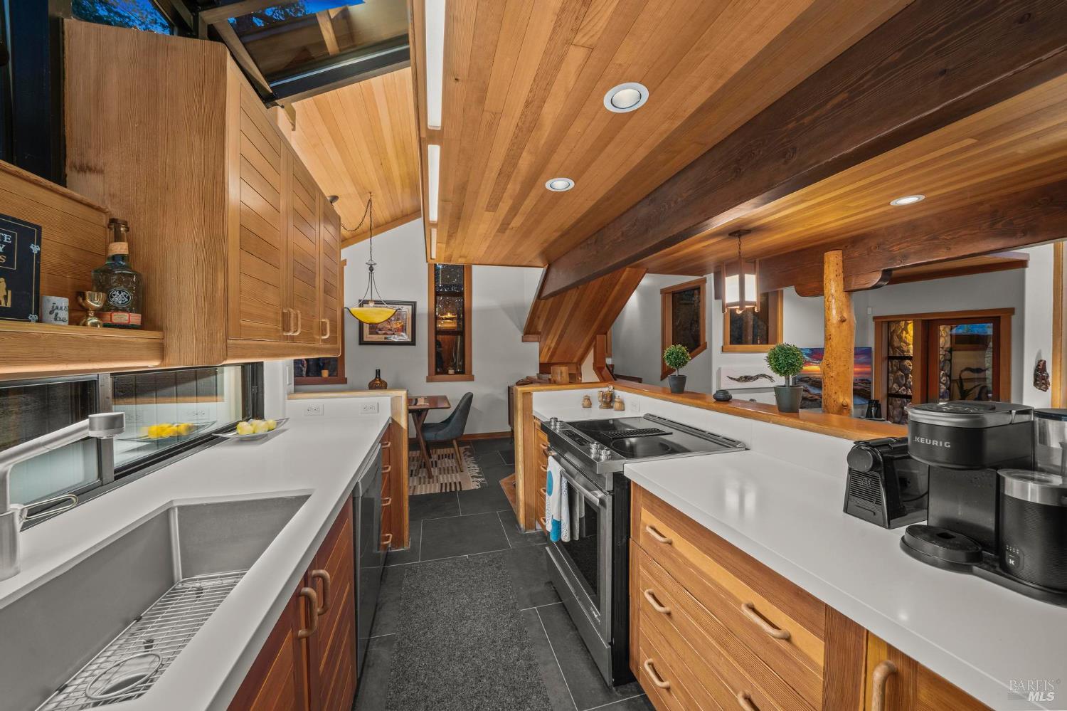 Detail Gallery Image 14 of 70 For 54789 Wildwood Dr, Idyllwild,  CA 92549 - 4 Beds | 3/1 Baths