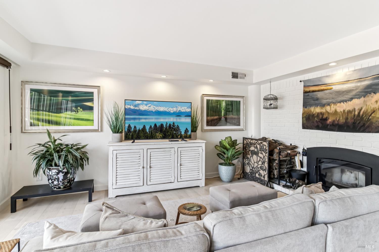 Detail Gallery Image 2 of 30 For 981 Bel Marin Keys Blvd, Novato,  CA 94949 - 3 Beds | 2 Baths