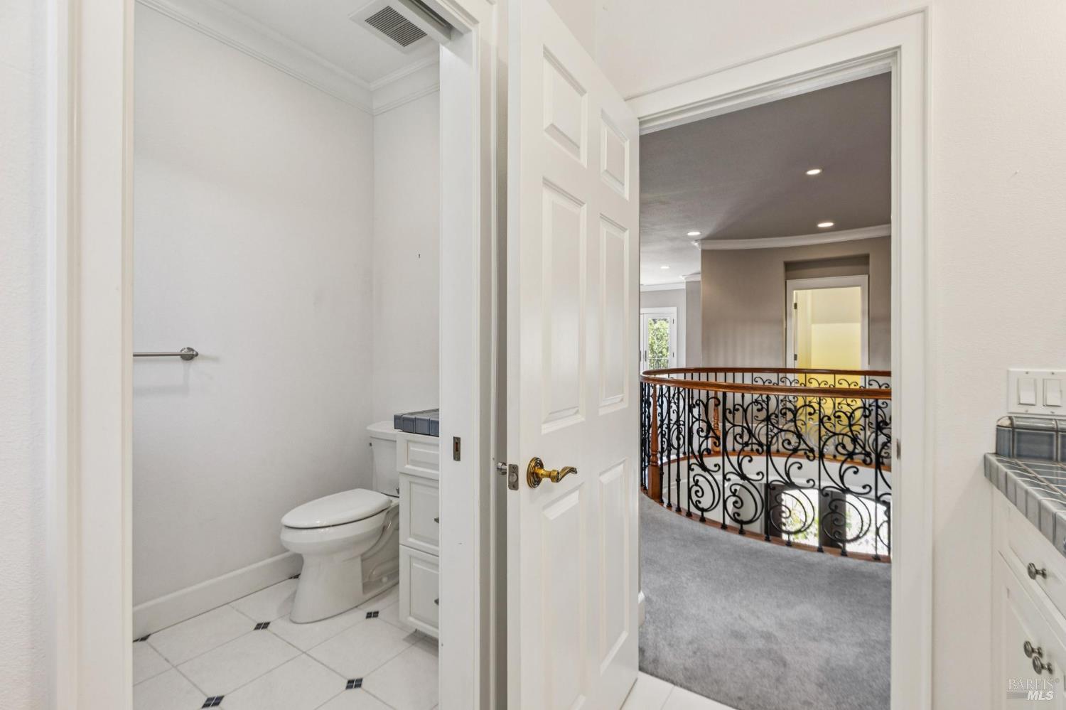 Detail Gallery Image 63 of 79 For 3557 Golf View Ter, Santa Rosa,  CA 95405 - 4 Beds | 3/1 Baths