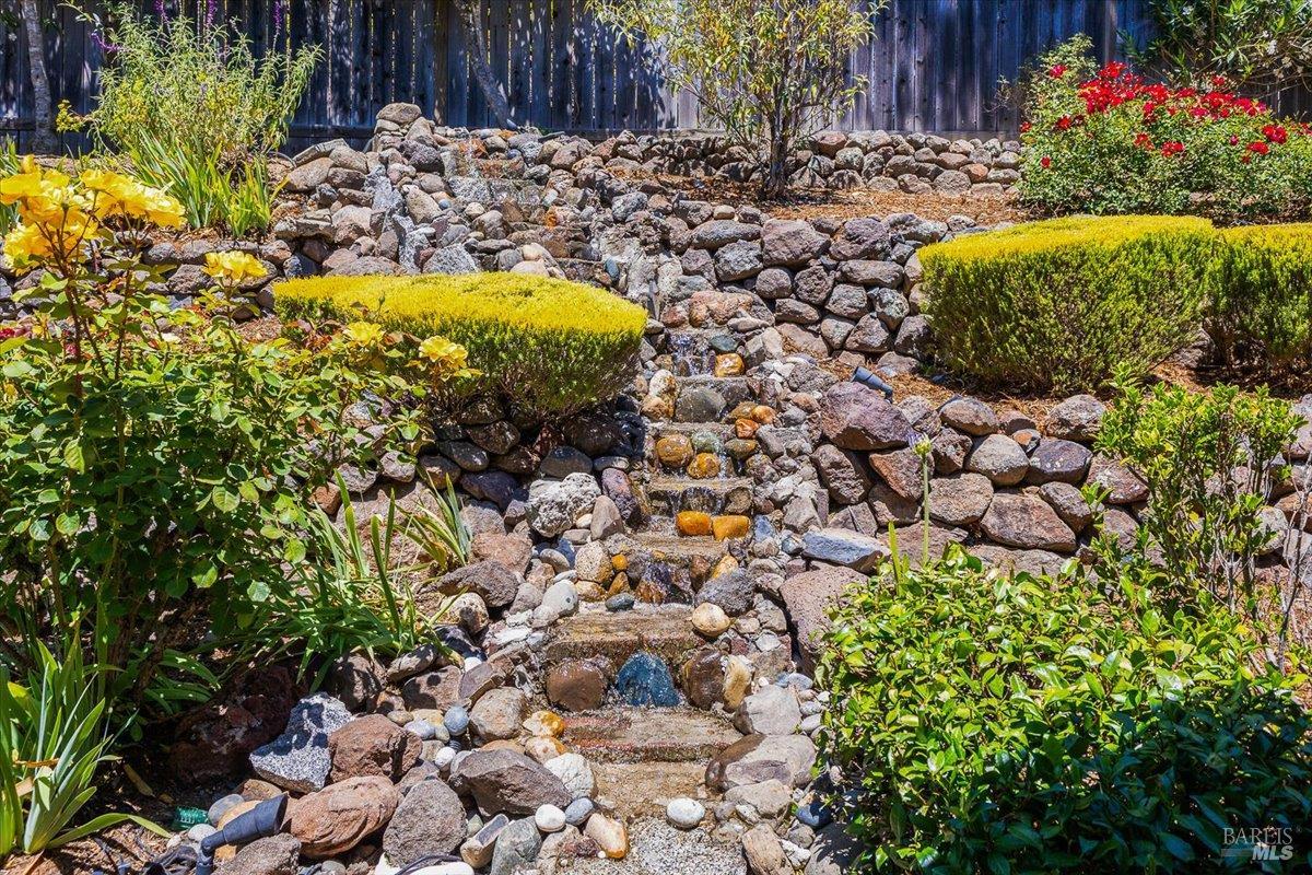 Detail Gallery Image 15 of 37 For 5331 Diane Way, Santa Rosa,  CA 95409 - 2 Beds | 2 Baths