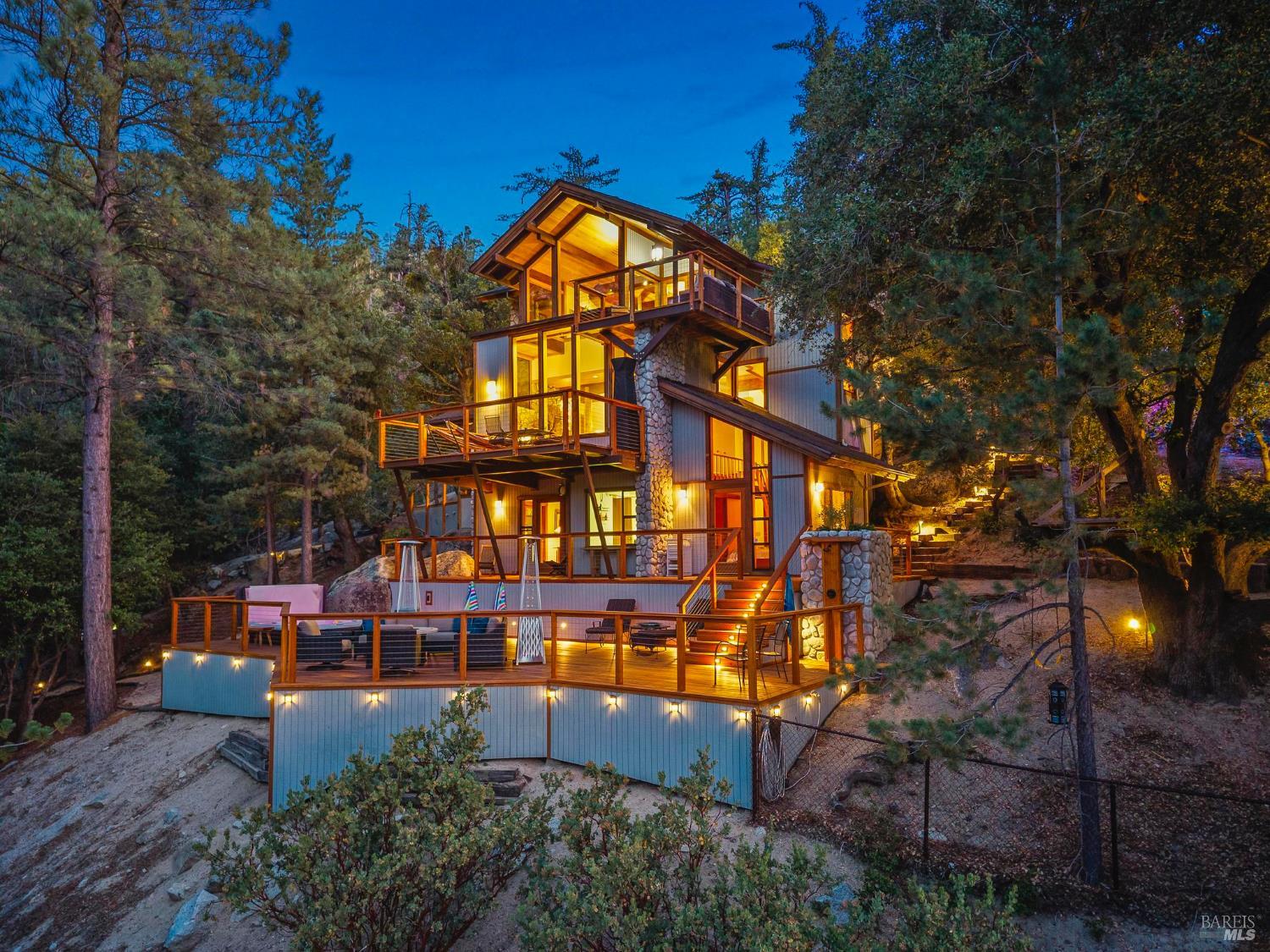 Detail Gallery Image 16 of 70 For 54789 Wildwood Dr, Idyllwild,  CA 92549 - 4 Beds | 3/1 Baths