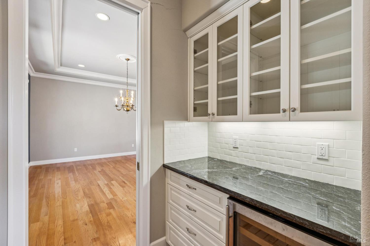 Detail Gallery Image 29 of 79 For 3557 Golf View Ter, Santa Rosa,  CA 95405 - 4 Beds | 3/1 Baths