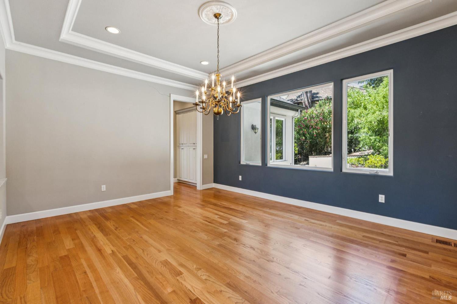 Detail Gallery Image 33 of 79 For 3557 Golf View Ter, Santa Rosa,  CA 95405 - 4 Beds | 3/1 Baths