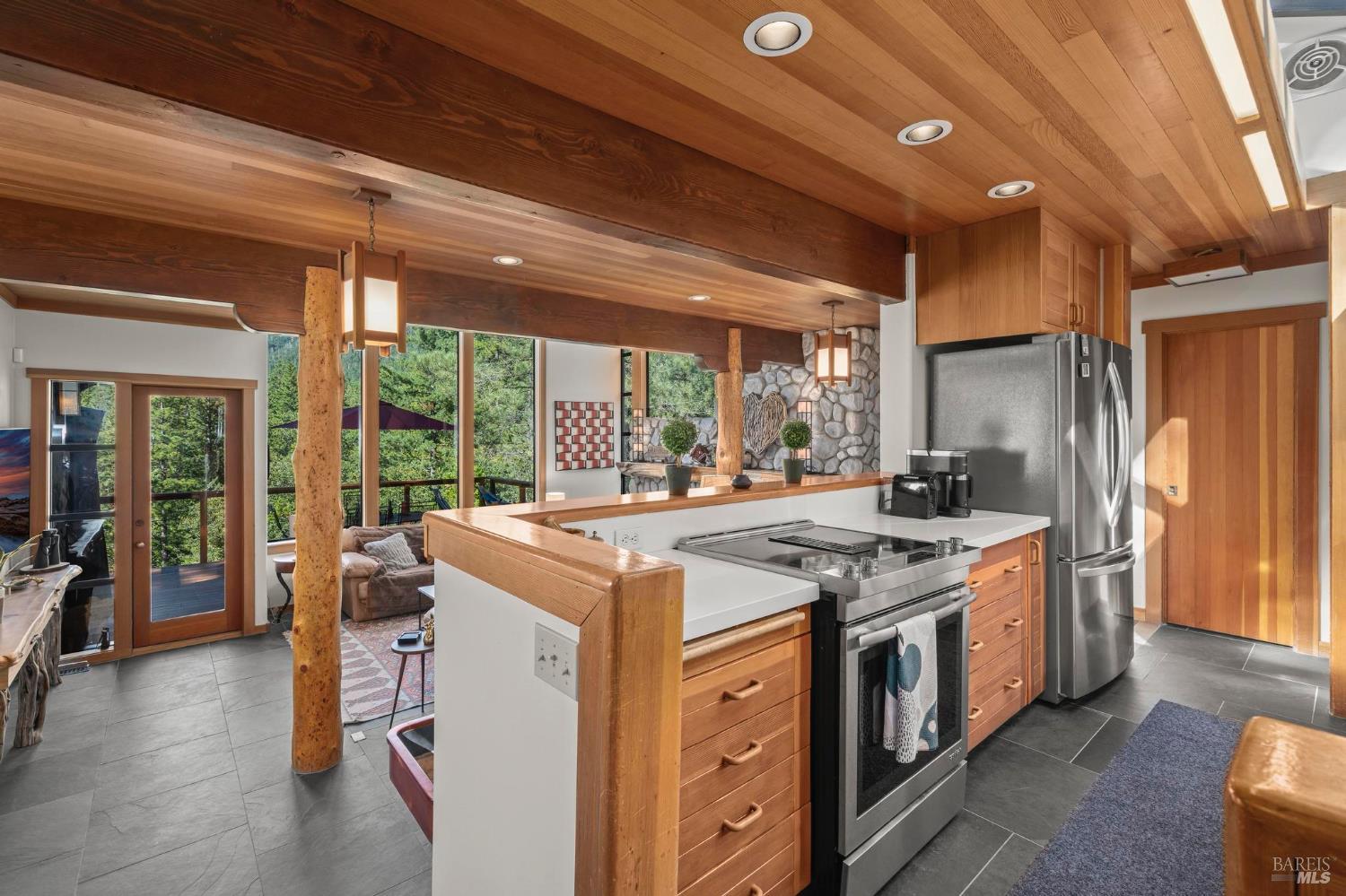 Detail Gallery Image 18 of 70 For 54789 Wildwood Dr, Idyllwild,  CA 92549 - 4 Beds | 3/1 Baths