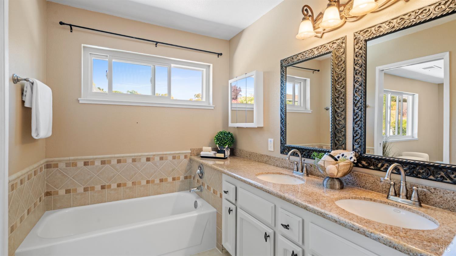 Detail Gallery Image 43 of 59 For 882 Oxford Way, Benicia,  CA 94510 - 4 Beds | 3 Baths
