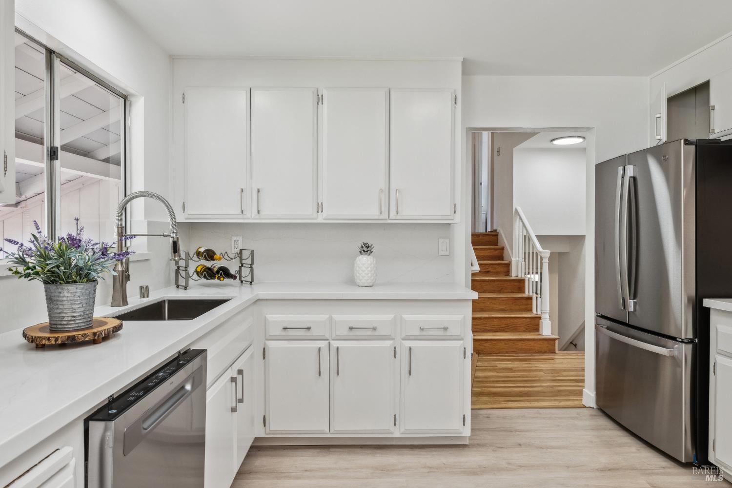 Detail Gallery Image 10 of 53 For 7 Hearthstone Ct, San Rafael,  CA 94903 - 4 Beds | 2/1 Baths
