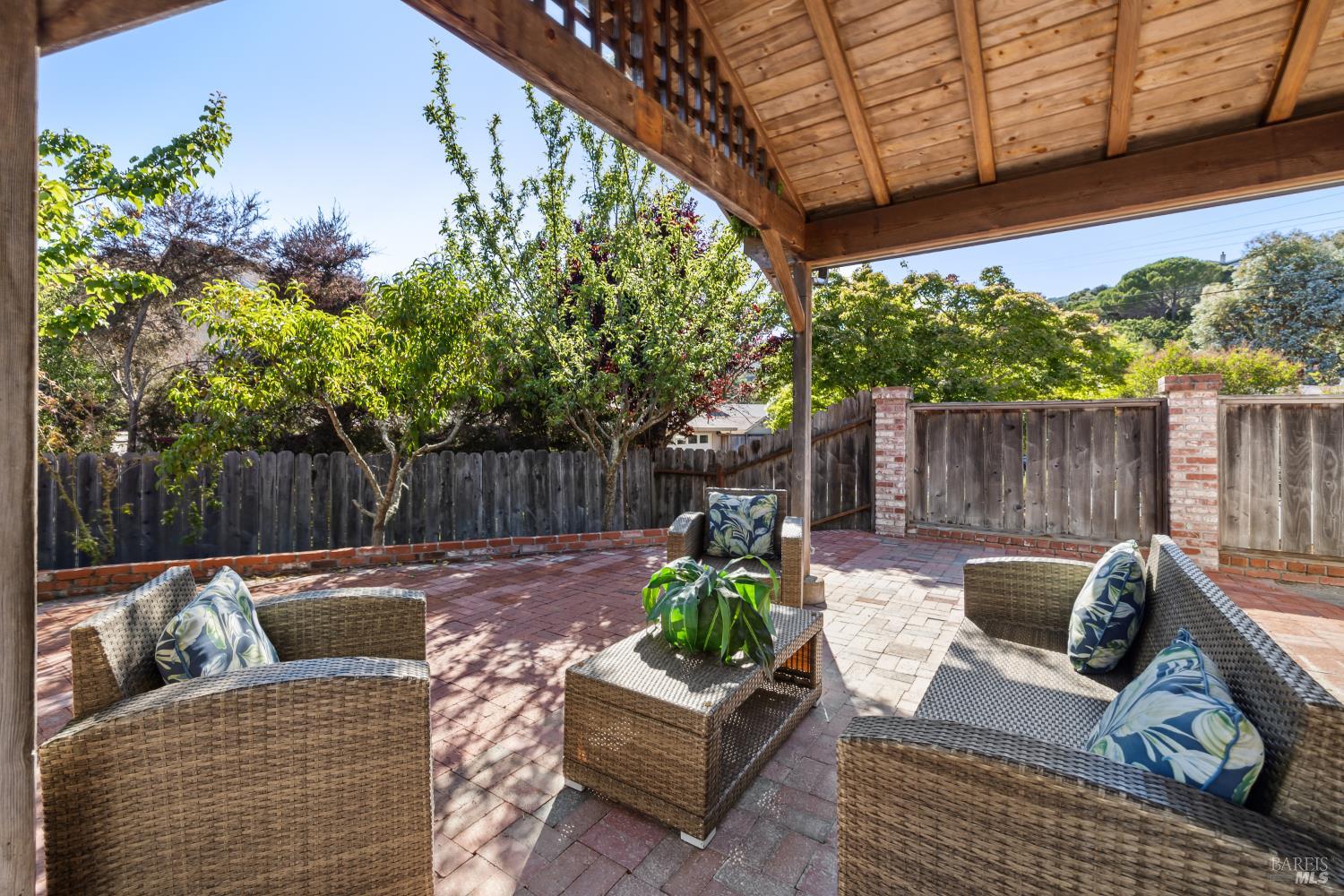 Detail Gallery Image 47 of 53 For 7 Hearthstone Ct, San Rafael,  CA 94903 - 4 Beds | 2/1 Baths