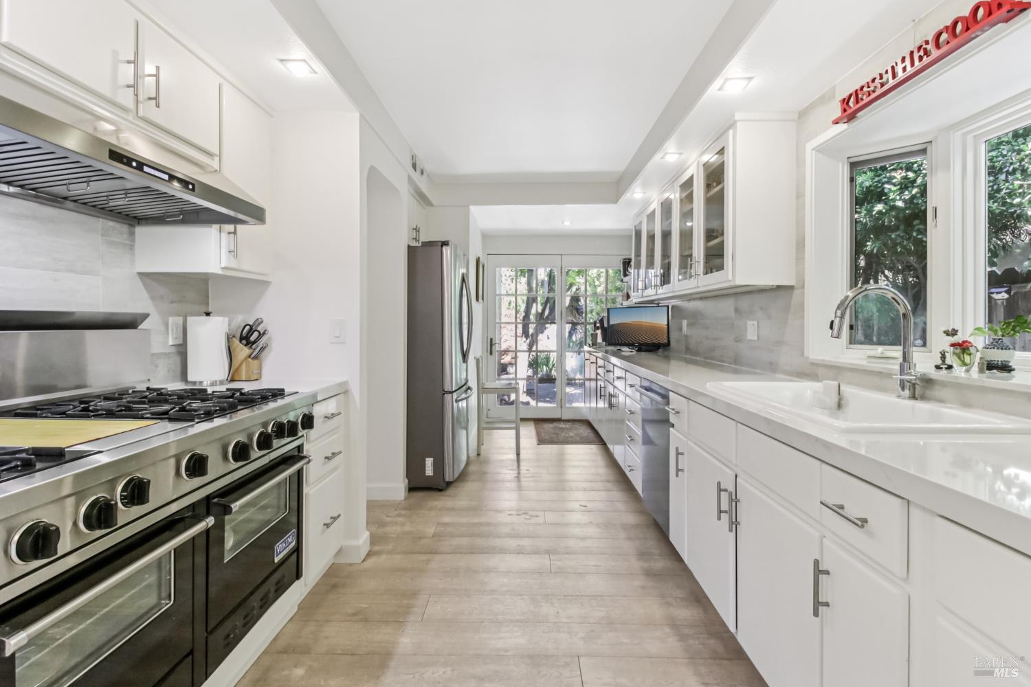 Detail Gallery Image 3 of 30 For 981 Bel Marin Keys Blvd, Novato,  CA 94949 - 3 Beds | 2 Baths