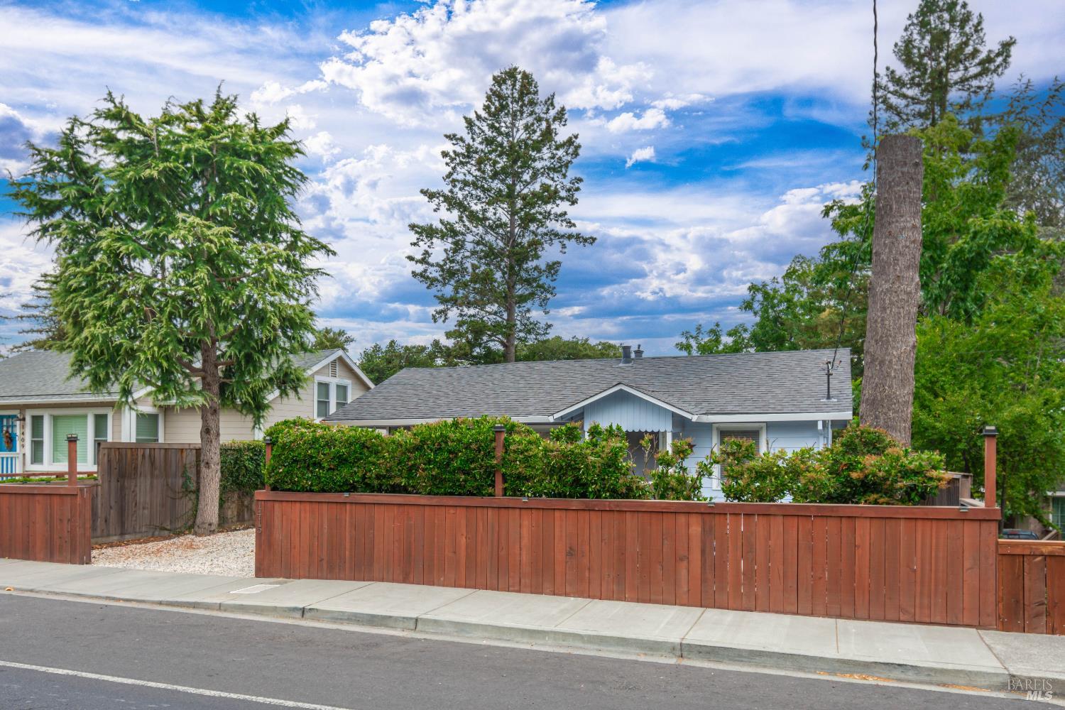 Detail Gallery Image 7 of 84 For 1415 East Ave, Napa,  CA 94559 - 3 Beds | 1 Baths