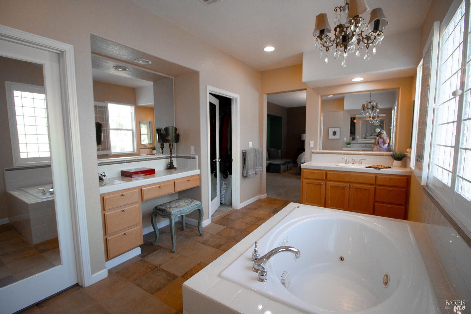 Detail Gallery Image 17 of 33 For 325 Marshall Rd, Vacaville,  CA 95687 - 4 Beds | 3 Baths