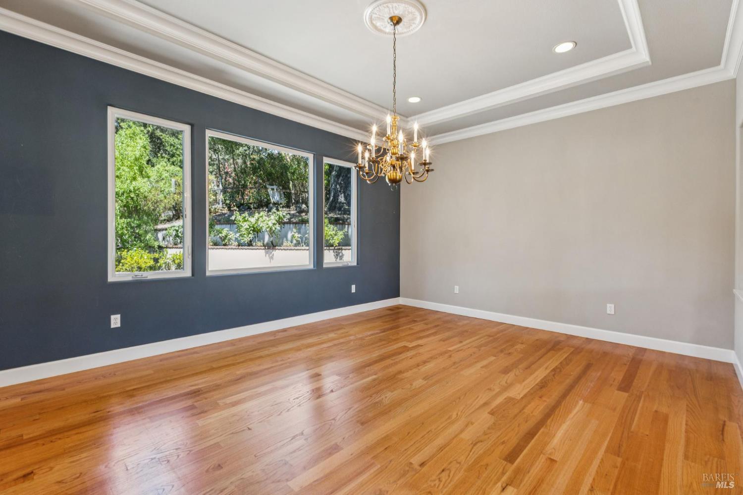 Detail Gallery Image 31 of 79 For 3557 Golf View Ter, Santa Rosa,  CA 95405 - 4 Beds | 3/1 Baths