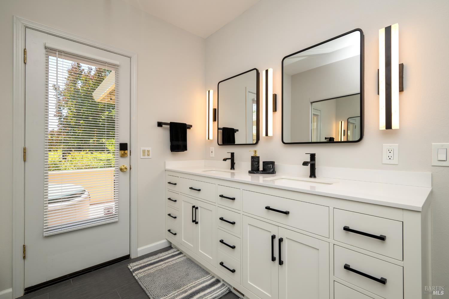 Detail Gallery Image 24 of 40 For 9636 Lakewood Dr, Windsor,  CA 95492 - 2 Beds | 2 Baths