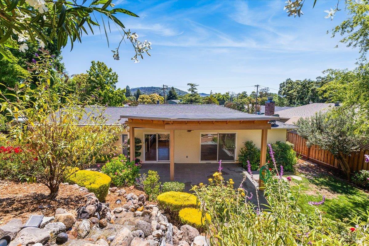 Detail Gallery Image 16 of 37 For 5331 Diane Way, Santa Rosa,  CA 95409 - 2 Beds | 2 Baths