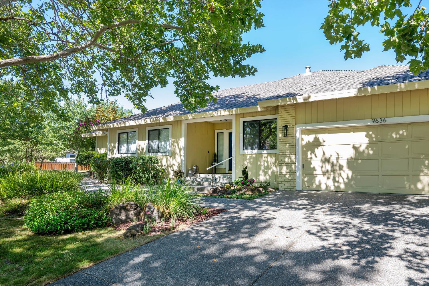 Detail Gallery Image 39 of 40 For 9636 Lakewood Dr, Windsor,  CA 95492 - 2 Beds | 2 Baths