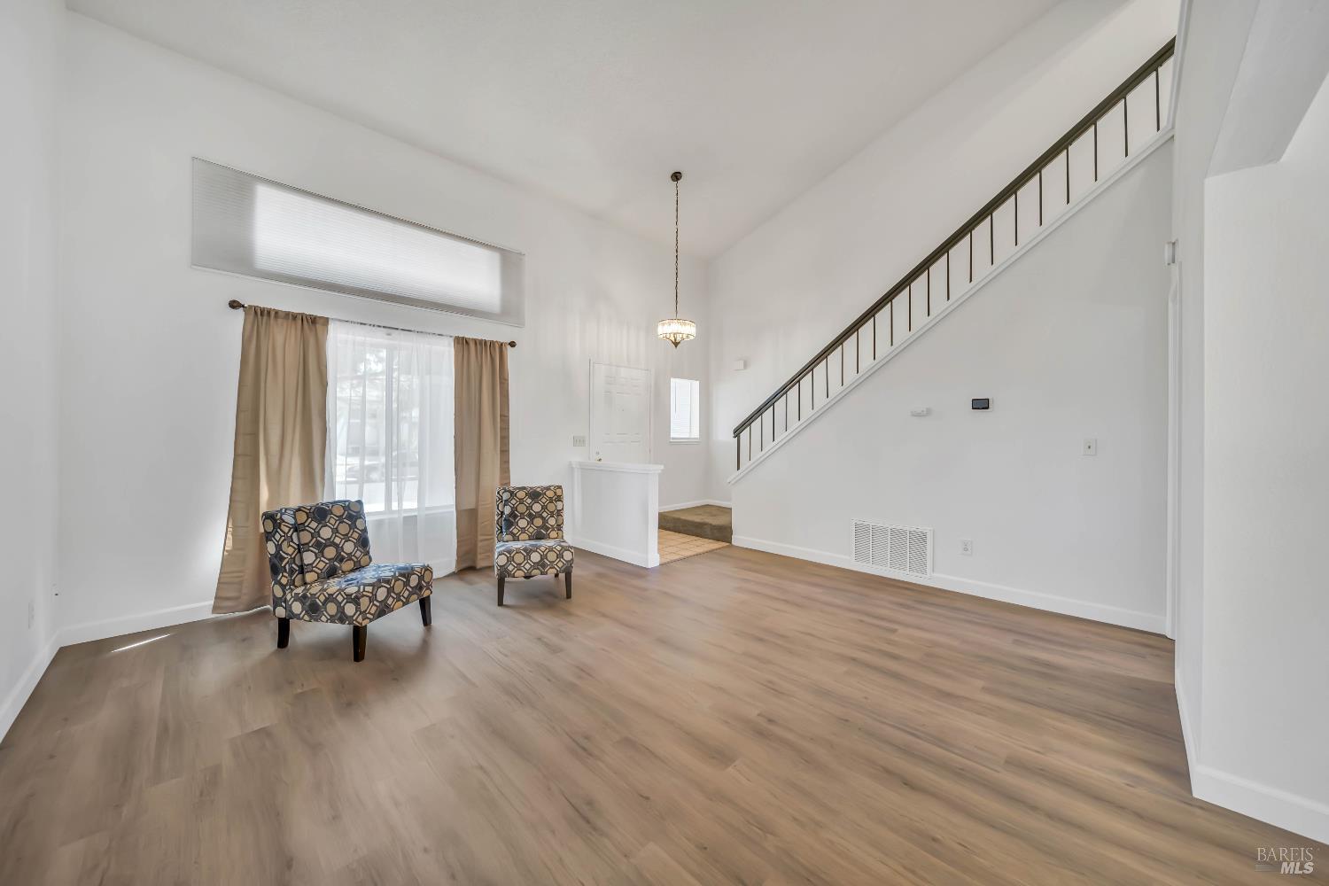 Detail Gallery Image 5 of 25 For 1416 Prospect Way, Suisun City,  CA 94585 - 4 Beds | 2/1 Baths