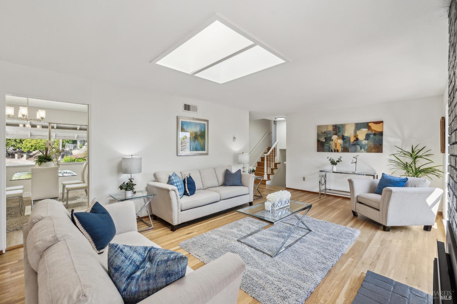 Detail Gallery Image 7 of 53 For 7 Hearthstone Ct, San Rafael,  CA 94903 - 4 Beds | 2/1 Baths