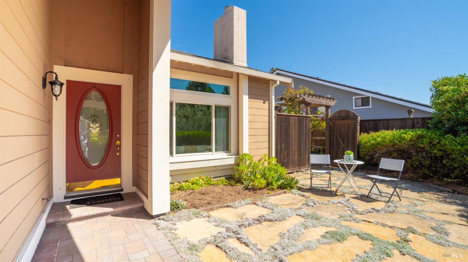 Detail Gallery Image 4 of 59 For 882 Oxford Way, Benicia,  CA 94510 - 4 Beds | 3 Baths