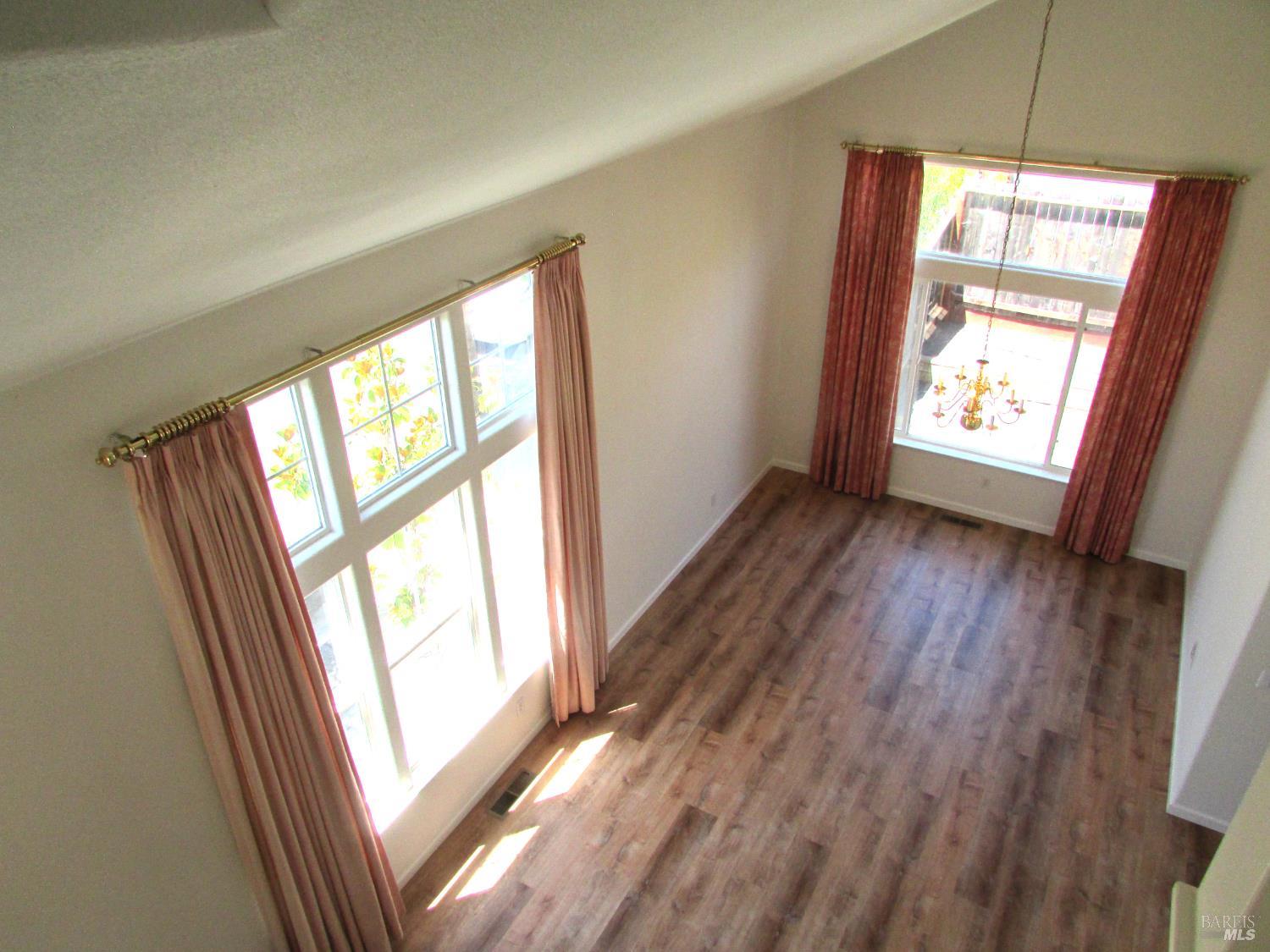 Detail Gallery Image 10 of 29 For 184 El Encanto Way, Santa Rosa,  CA 95409 - 4 Beds | 3/1 Baths