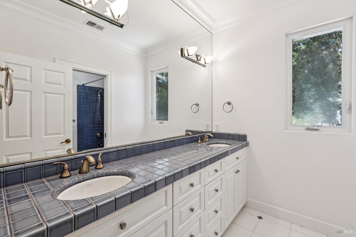 Detail Gallery Image 62 of 79 For 3557 Golf View Ter, Santa Rosa,  CA 95405 - 4 Beds | 3/1 Baths