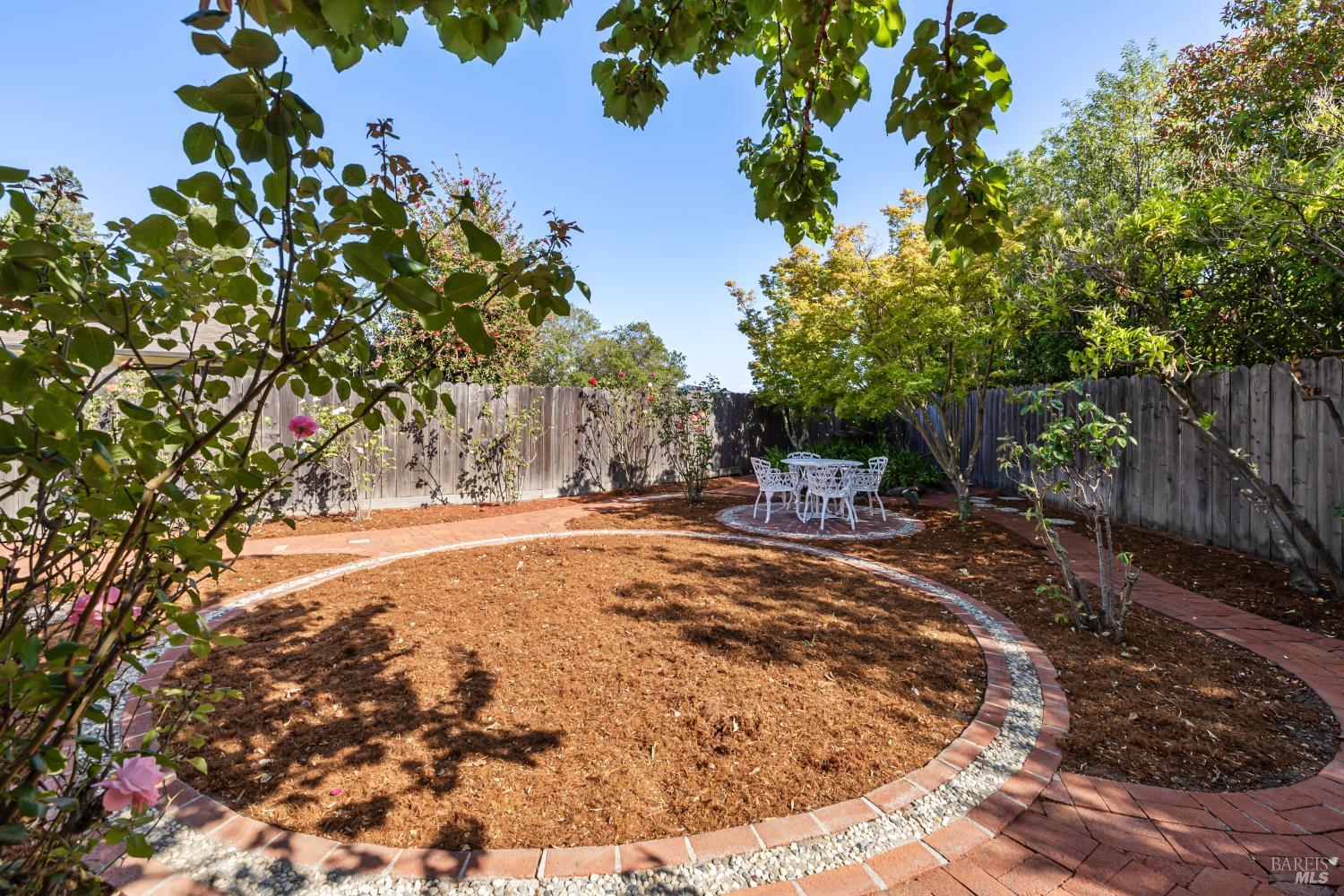 Detail Gallery Image 40 of 53 For 7 Hearthstone Ct, San Rafael,  CA 94903 - 4 Beds | 2/1 Baths