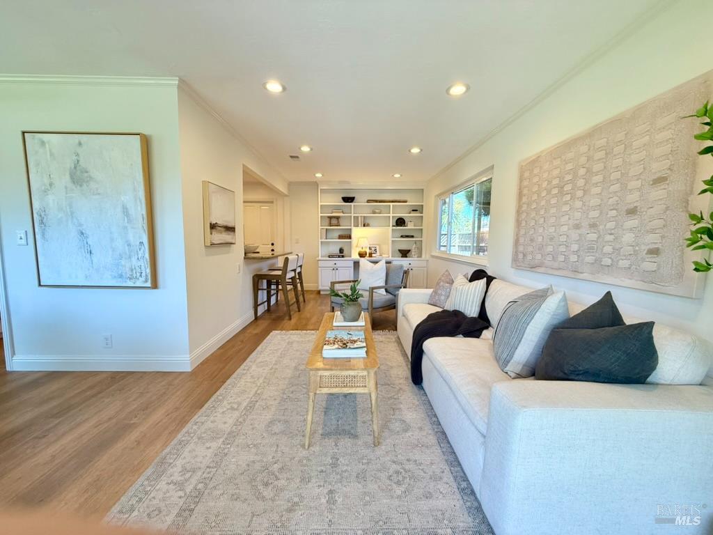 Detail Gallery Image 12 of 39 For 16 Tradewind Psge, Corte Madera,  CA 94925 - 3 Beds | 2 Baths
