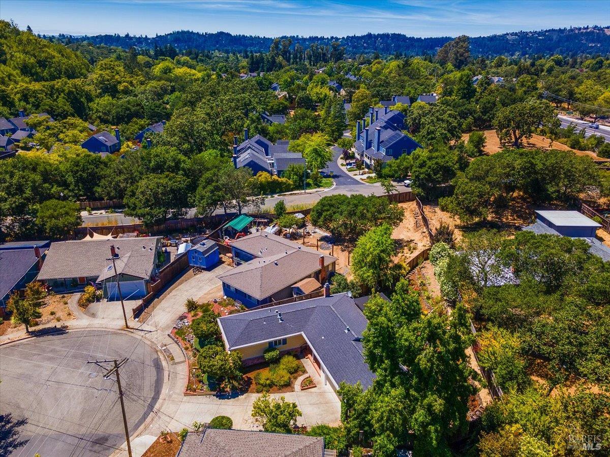 Detail Gallery Image 34 of 37 For 5331 Diane Way, Santa Rosa,  CA 95409 - 2 Beds | 2 Baths