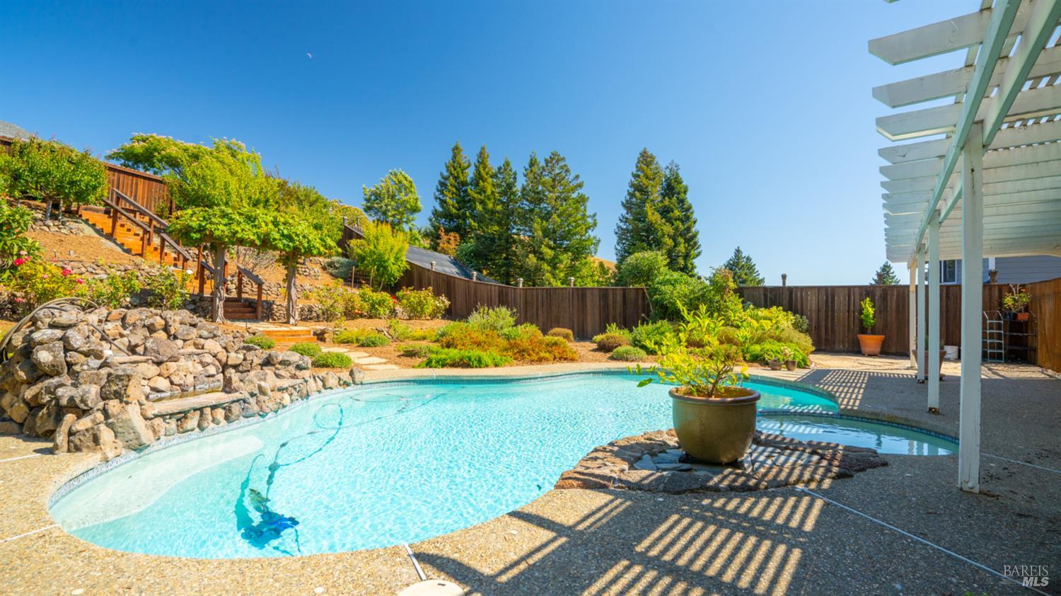 Detail Gallery Image 48 of 59 For 882 Oxford Way, Benicia,  CA 94510 - 4 Beds | 3 Baths