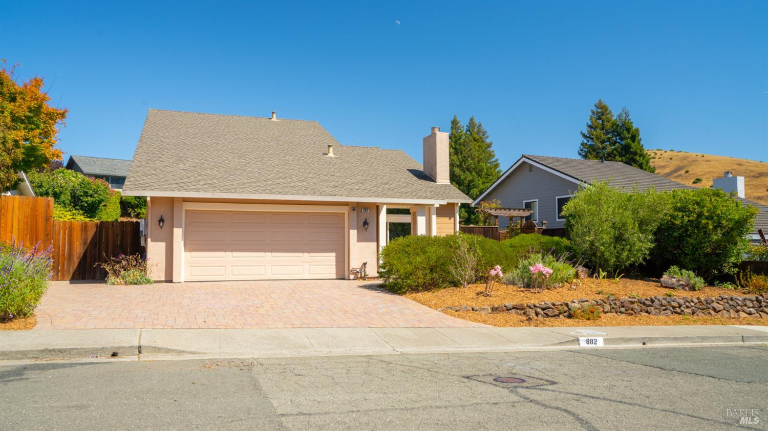 Detail Gallery Image 3 of 59 For 882 Oxford Way, Benicia,  CA 94510 - 4 Beds | 3 Baths
