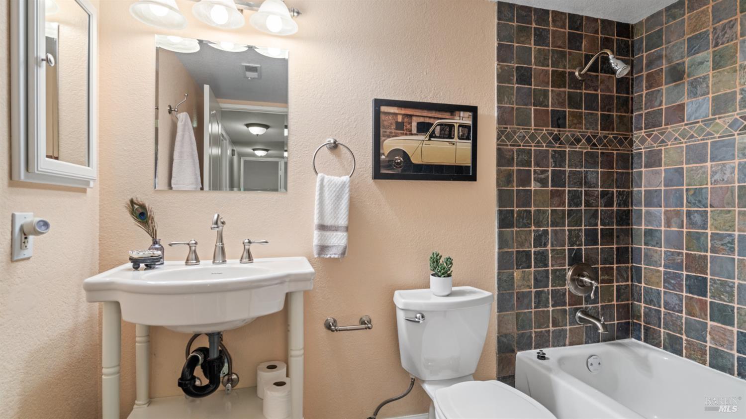 Detail Gallery Image 27 of 59 For 882 Oxford Way, Benicia,  CA 94510 - 4 Beds | 3 Baths