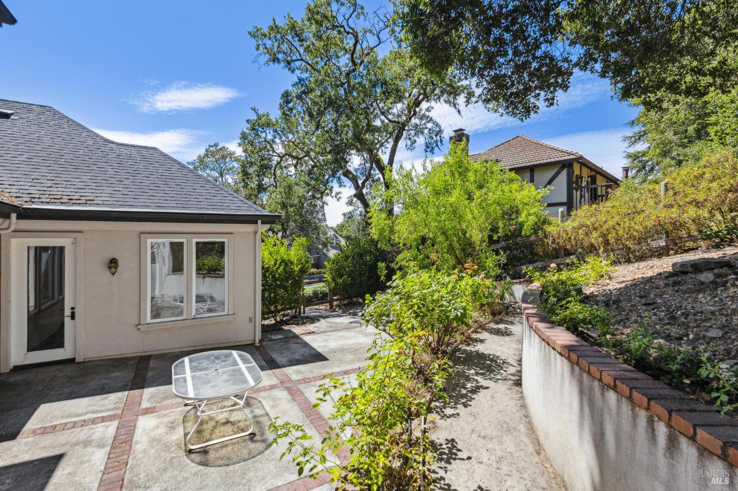 Detail Gallery Image 76 of 79 For 3557 Golf View Ter, Santa Rosa,  CA 95405 - 4 Beds | 3/1 Baths