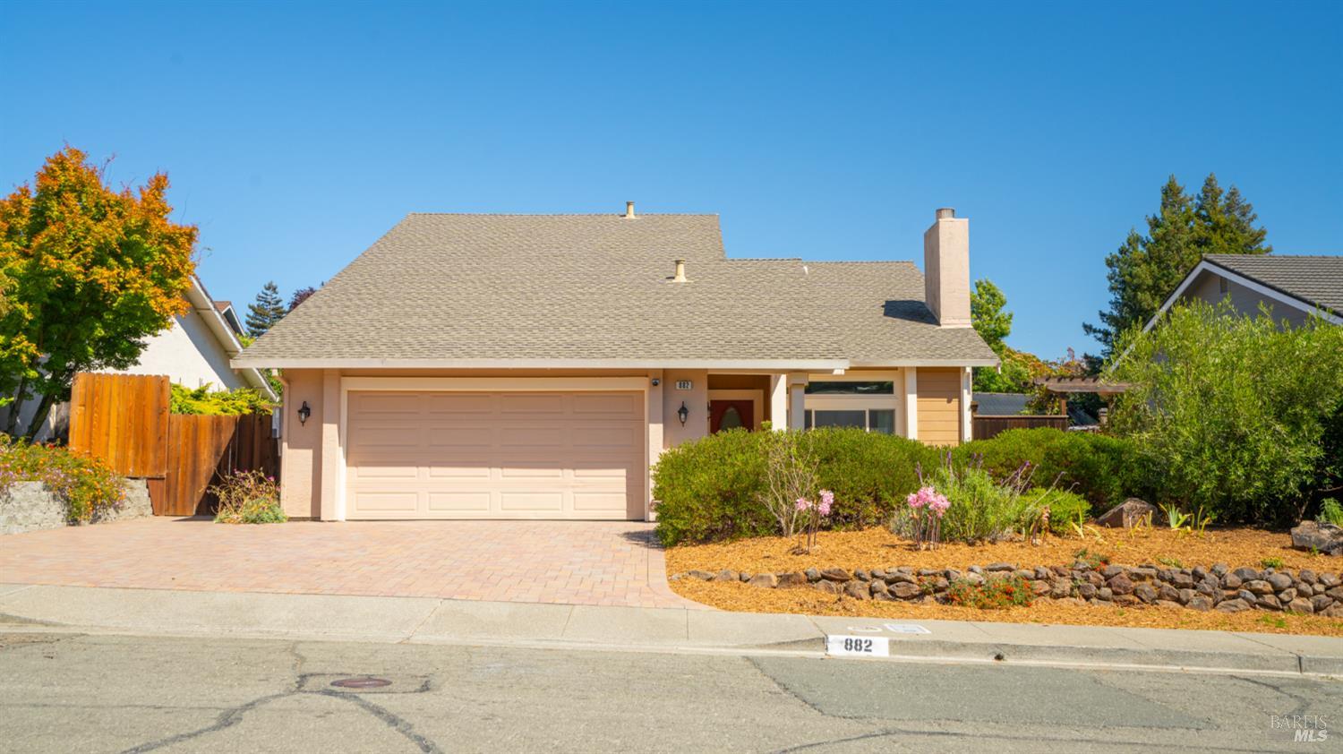 Detail Gallery Image 2 of 59 For 882 Oxford Way, Benicia,  CA 94510 - 4 Beds | 3 Baths