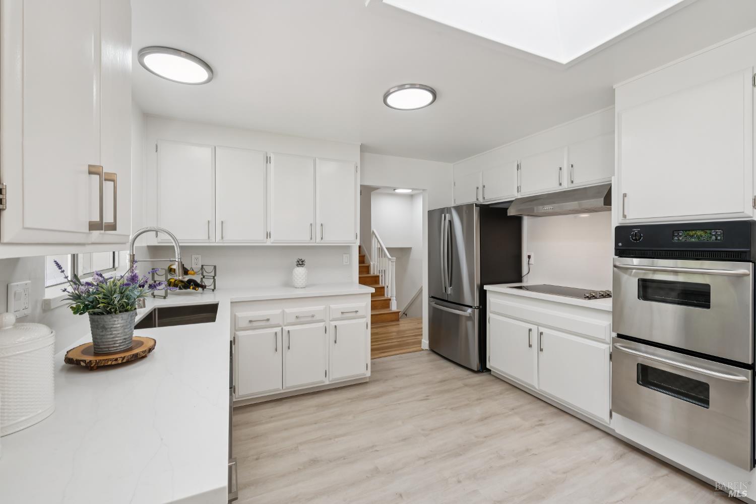 Detail Gallery Image 12 of 53 For 7 Hearthstone Ct, San Rafael,  CA 94903 - 4 Beds | 2/1 Baths