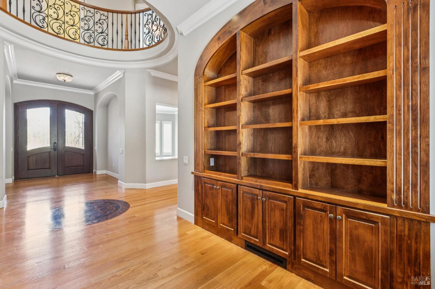 Detail Gallery Image 9 of 79 For 3557 Golf View Ter, Santa Rosa,  CA 95405 - 4 Beds | 3/1 Baths