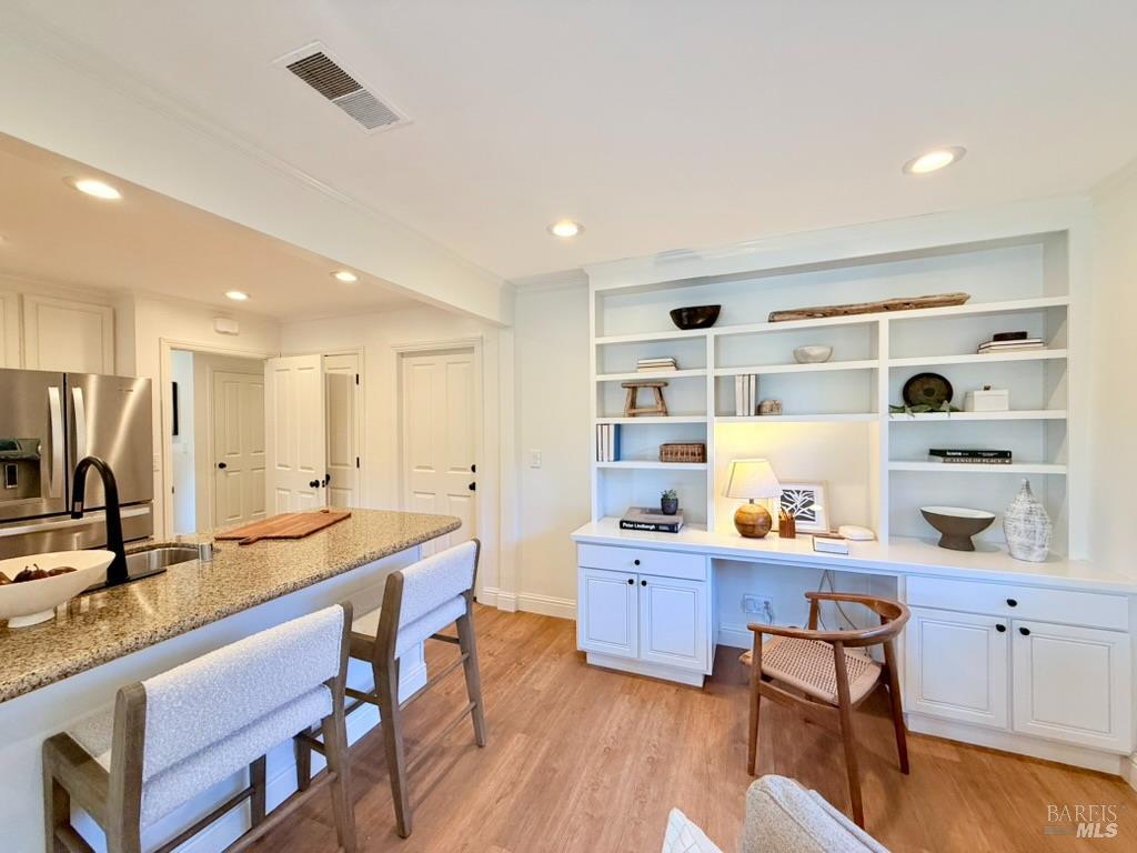 Detail Gallery Image 13 of 39 For 16 Tradewind Psge, Corte Madera,  CA 94925 - 3 Beds | 2 Baths