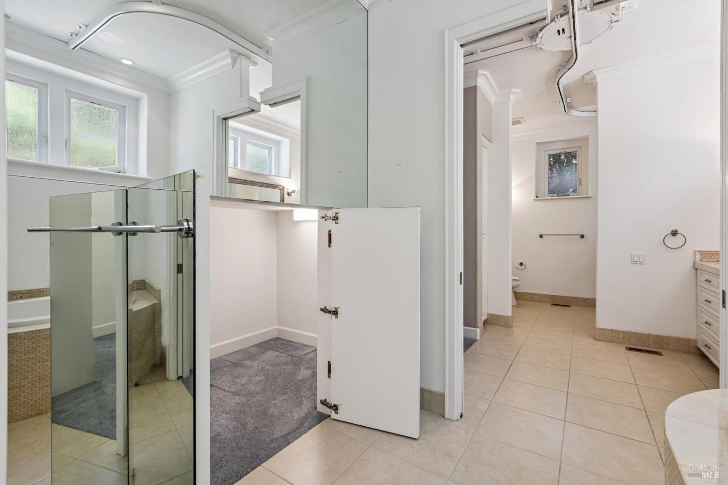 Detail Gallery Image 43 of 79 For 3557 Golf View Ter, Santa Rosa,  CA 95405 - 4 Beds | 3/1 Baths