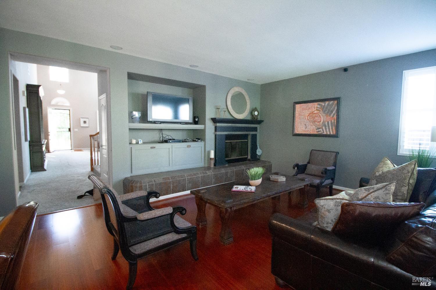 Detail Gallery Image 9 of 33 For 325 Marshall Rd, Vacaville,  CA 95687 - 4 Beds | 3 Baths