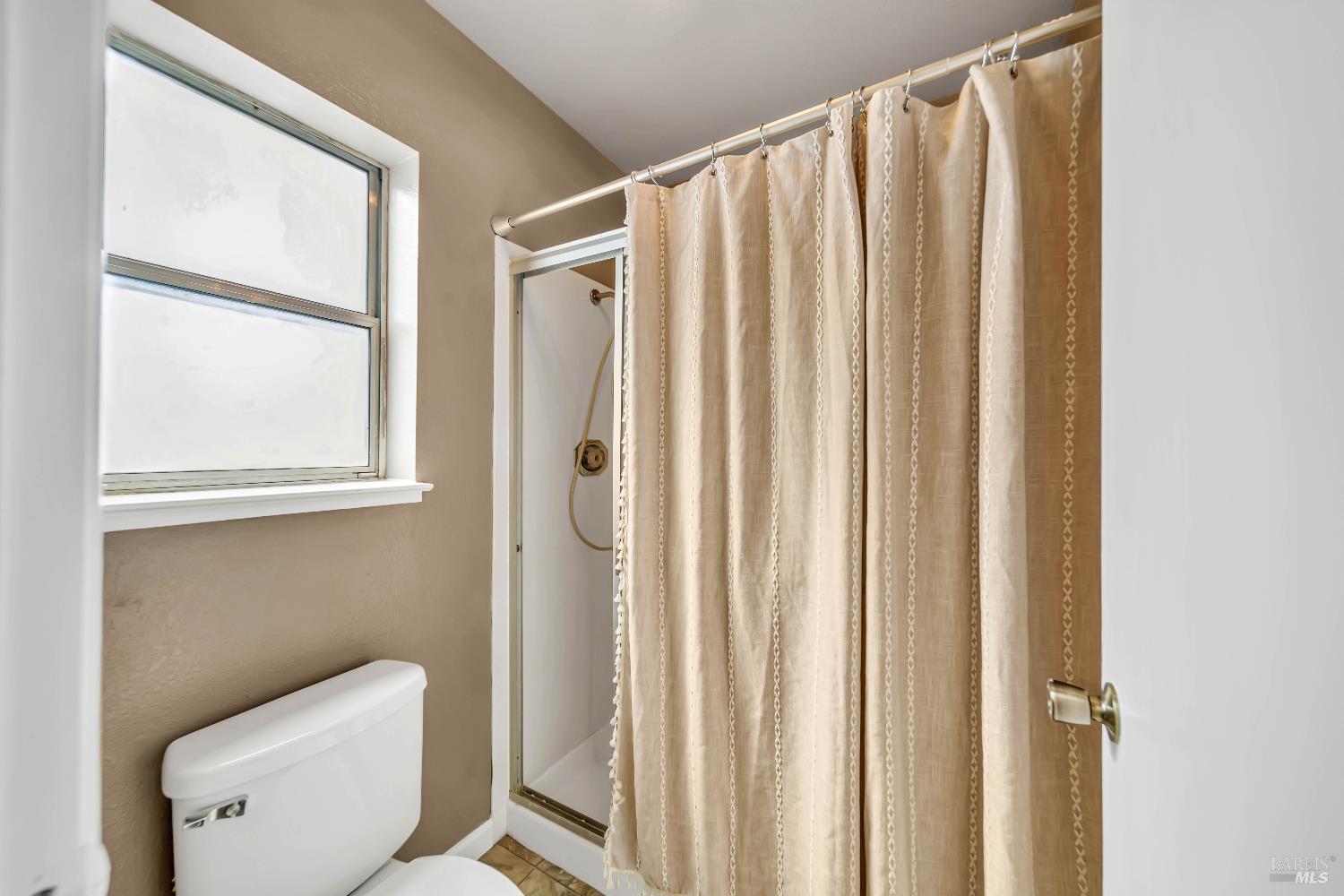 Detail Gallery Image 16 of 25 For 1416 Prospect Way, Suisun City,  CA 94585 - 4 Beds | 2/1 Baths