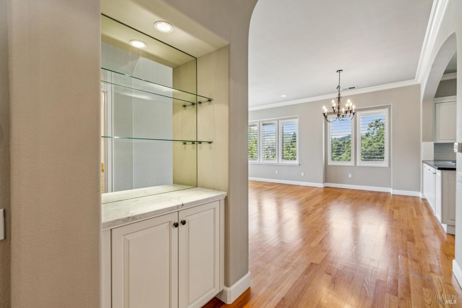 Detail Gallery Image 17 of 79 For 3557 Golf View Ter, Santa Rosa,  CA 95405 - 4 Beds | 3/1 Baths