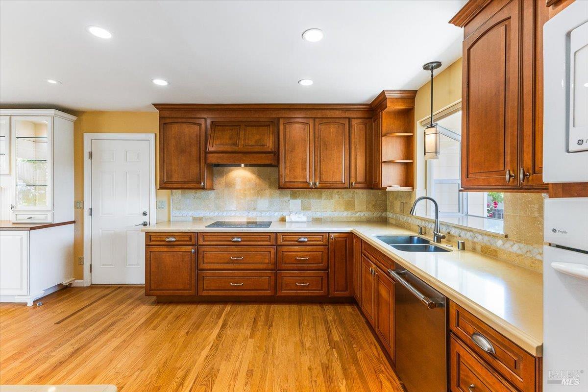 Detail Gallery Image 22 of 37 For 5331 Diane Way, Santa Rosa,  CA 95409 - 2 Beds | 2 Baths