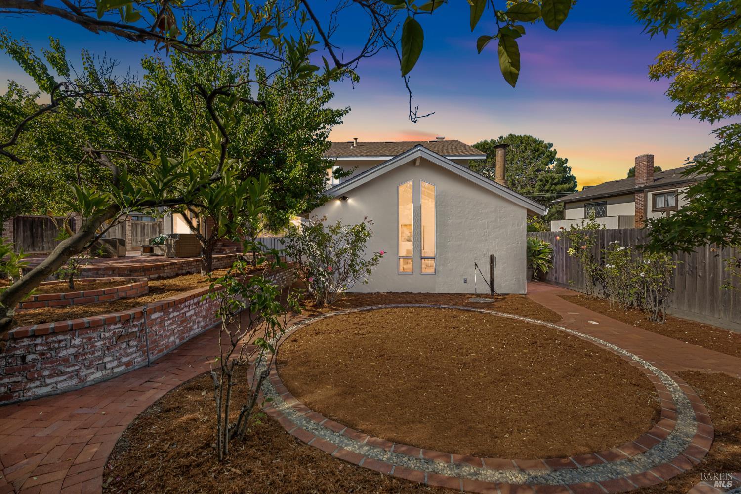 Detail Gallery Image 49 of 53 For 7 Hearthstone Ct, San Rafael,  CA 94903 - 4 Beds | 2/1 Baths