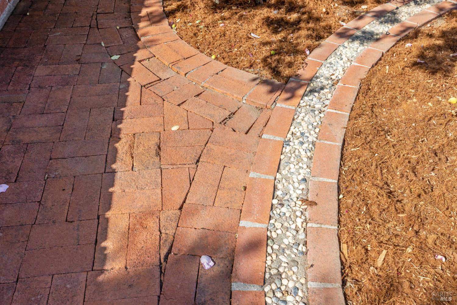 Detail Gallery Image 41 of 53 For 7 Hearthstone Ct, San Rafael,  CA 94903 - 4 Beds | 2/1 Baths