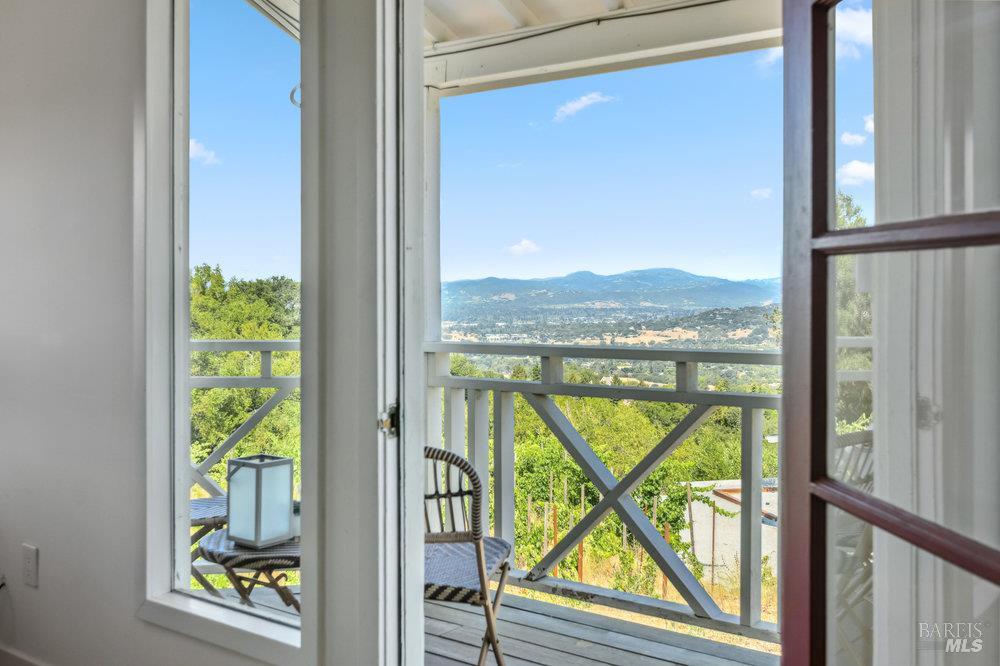 Detail Gallery Image 12 of 49 For 1180 Green Valley Rd, Napa,  CA 94558 - 3 Beds | 2 Baths