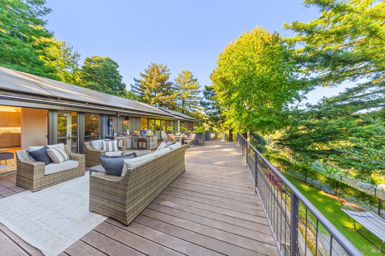 Detail Gallery Image 38 of 55 For 17 Eton Way, Mill Valley,  CA 94941 - 5 Beds | 3/1 Baths