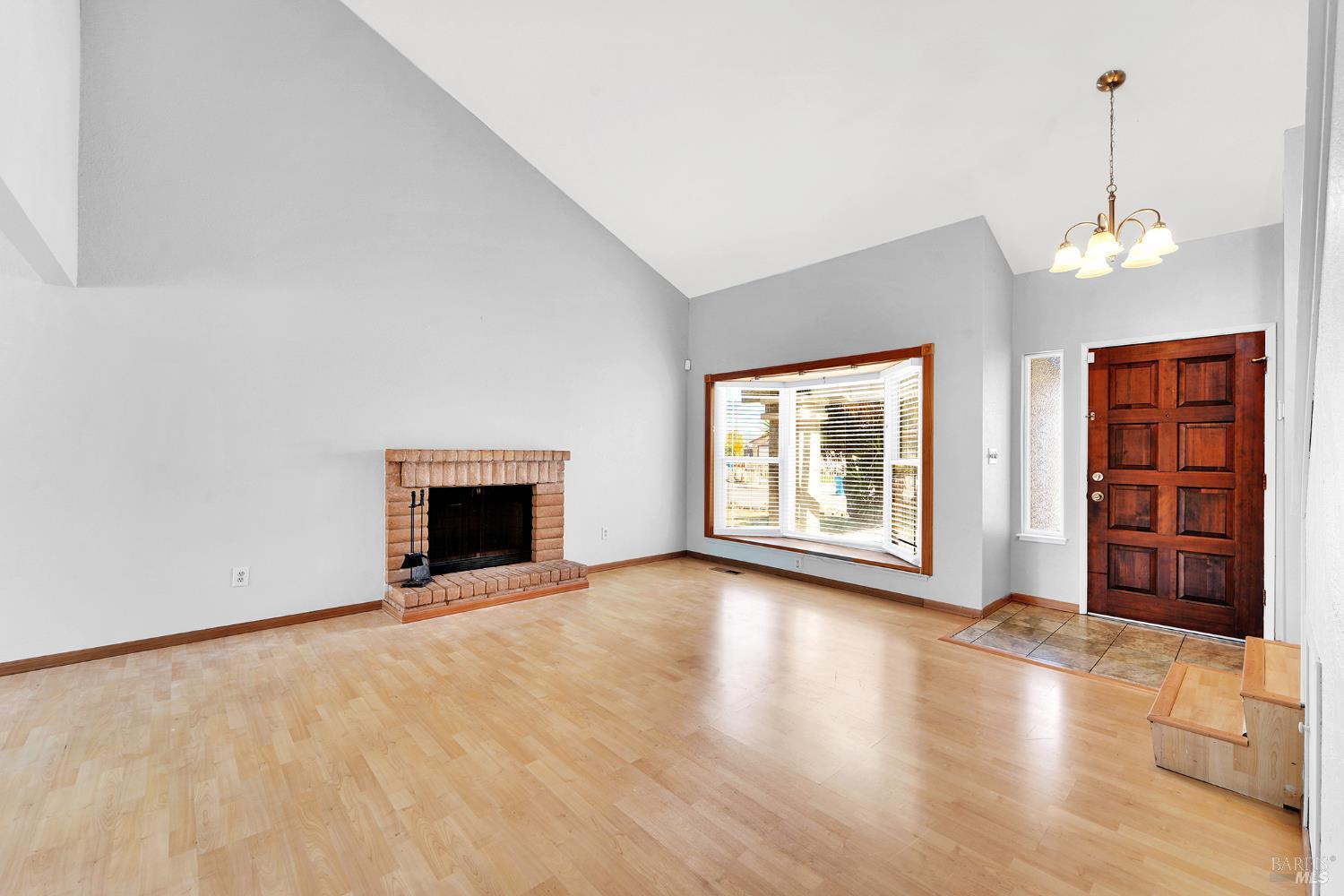 Detail Gallery Image 11 of 29 For 289 Catalina Way, Vallejo,  CA 94589 - 4 Beds | 3 Baths