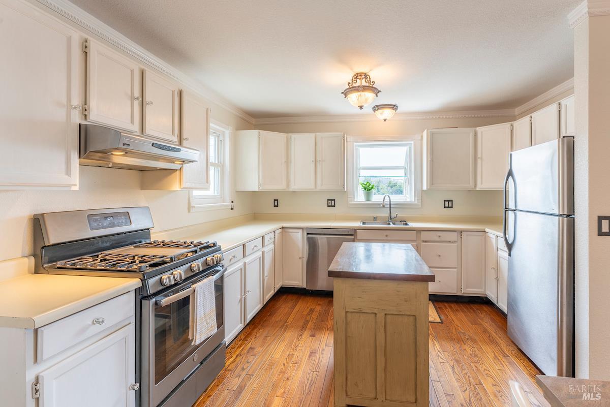 Detail Gallery Image 10 of 41 For 44700 Jackson St, Mendocino,  CA 95460 - 3 Beds | 1/1 Baths